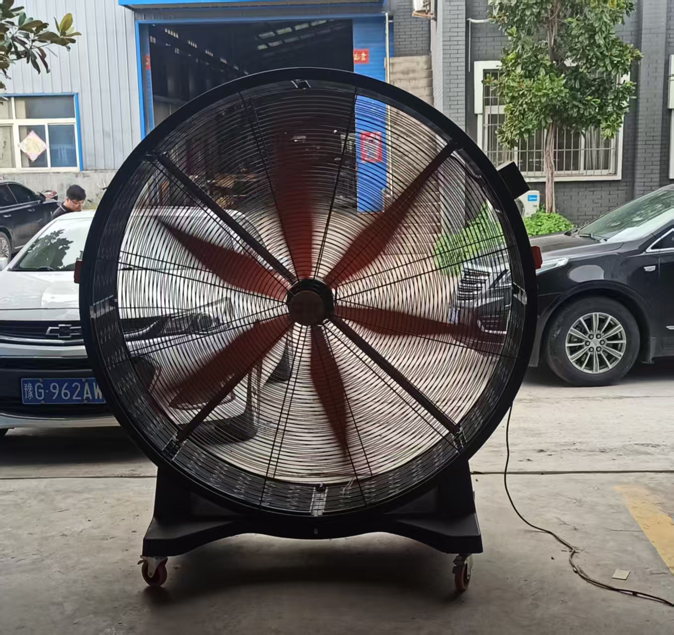 戰(zhàn)高溫，送清涼
